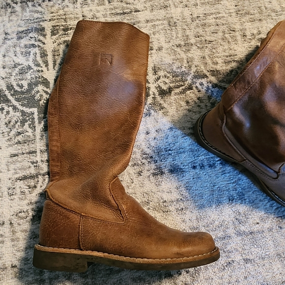 ROOTS Tribe Leather Boot - Picture 2 of 5